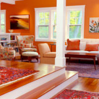 Stue dekorasjon i oransje