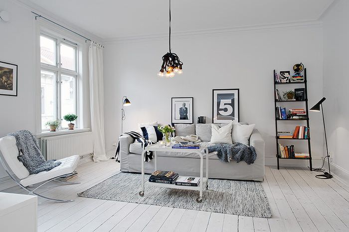 Bílý obývací pokoj ve skandinávském stylu