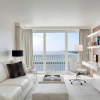 Návrh úzkého obývacího pokoje s balkonem