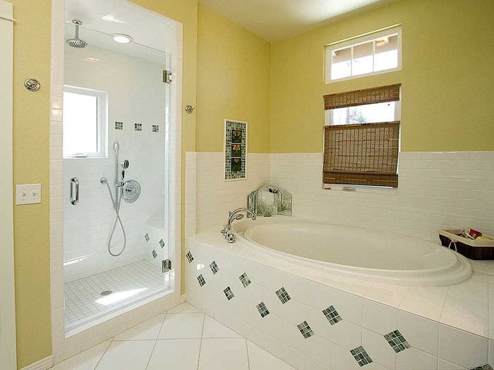 גרסה של טיח דקורטיבי צבעוני בעיצוב חדר אמבטיה