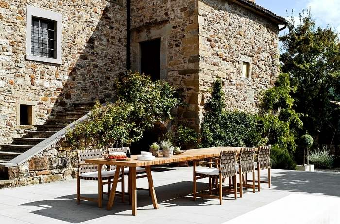 udendørs-lounge-spisebord-rektangulær-med-firbenede stel-Vis-à-vis-Collection