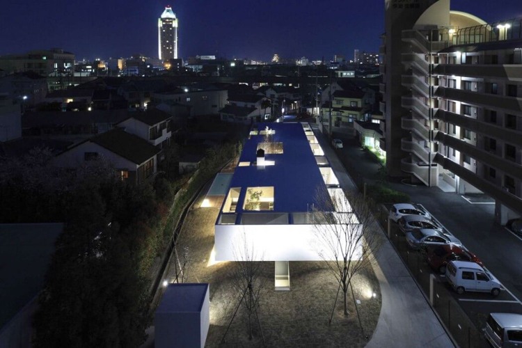 Panoramavindue-indvendig-have-minimalistisk-fladt tag-hus-moderne-arkitektur-by-ovenlys