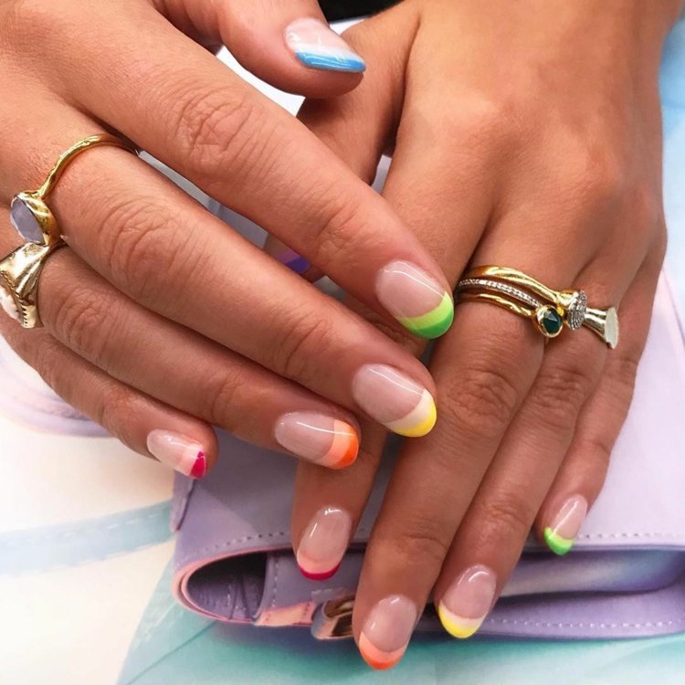 Gør dine egne negle lette Pastel French Nails Nail Trends 2020
