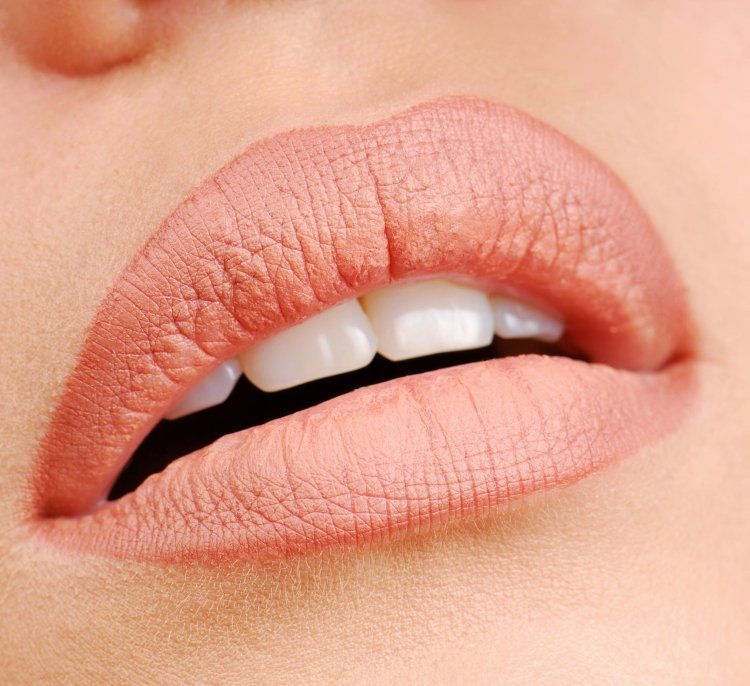 permanent-make-up-læbe-farve-konturer-udtryk