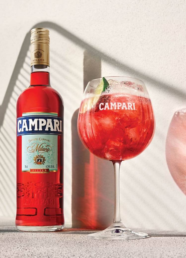 Campari Milano opskrift blandede drikkevarer med bitre citronrosa cocktails
