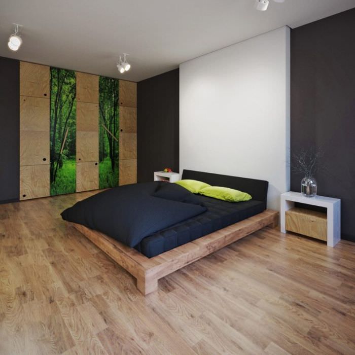 Modernes Schlafzimmer im Öko-Stil mit Laminatboden