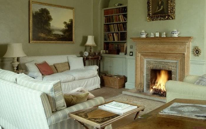 Krbový design pro malý obývací pokoj s prostorem na čtení