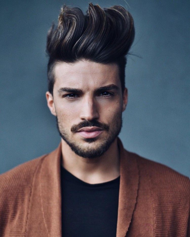 pompadour-frisure-underskåret-store-højdepunkter-mænd-frisure