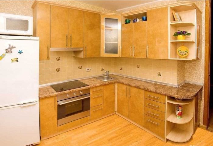 myšlenka neobvyklého designu kuchyně 9 m2