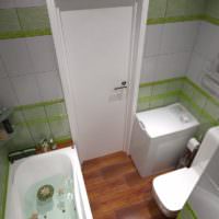Kombinovaná koupelna s lesklými obklady