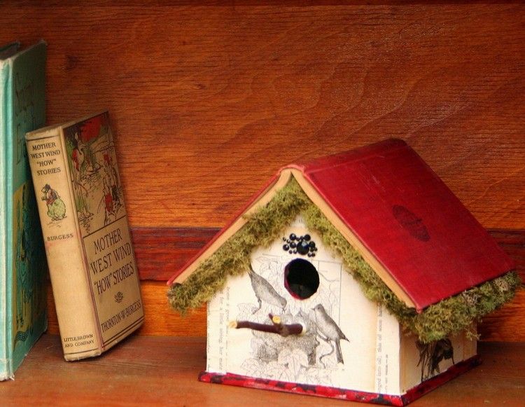 genbrug-tinkering-bird feeder-mos-tinkering-idé-gamle-bøger