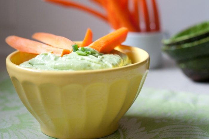 lækker forret gulerødder vegansk avocado dip opskrift