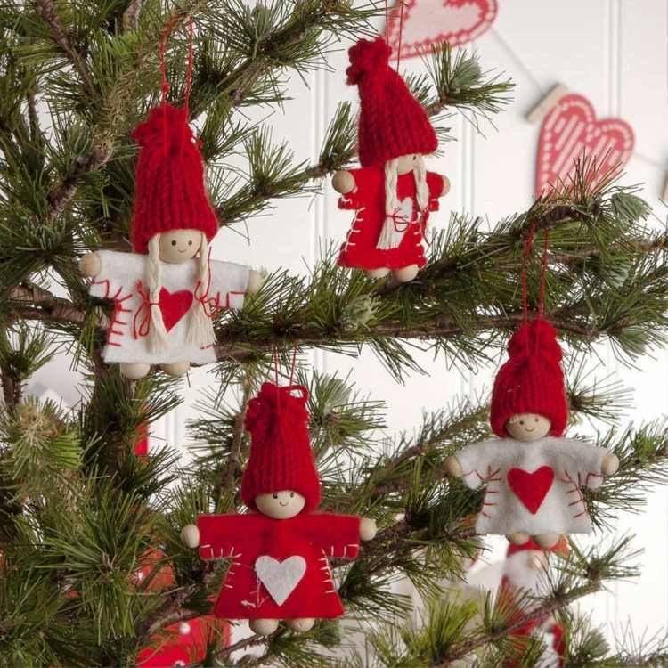 juledekoration ideer figurer dukker juletræ rødt hvidt stof