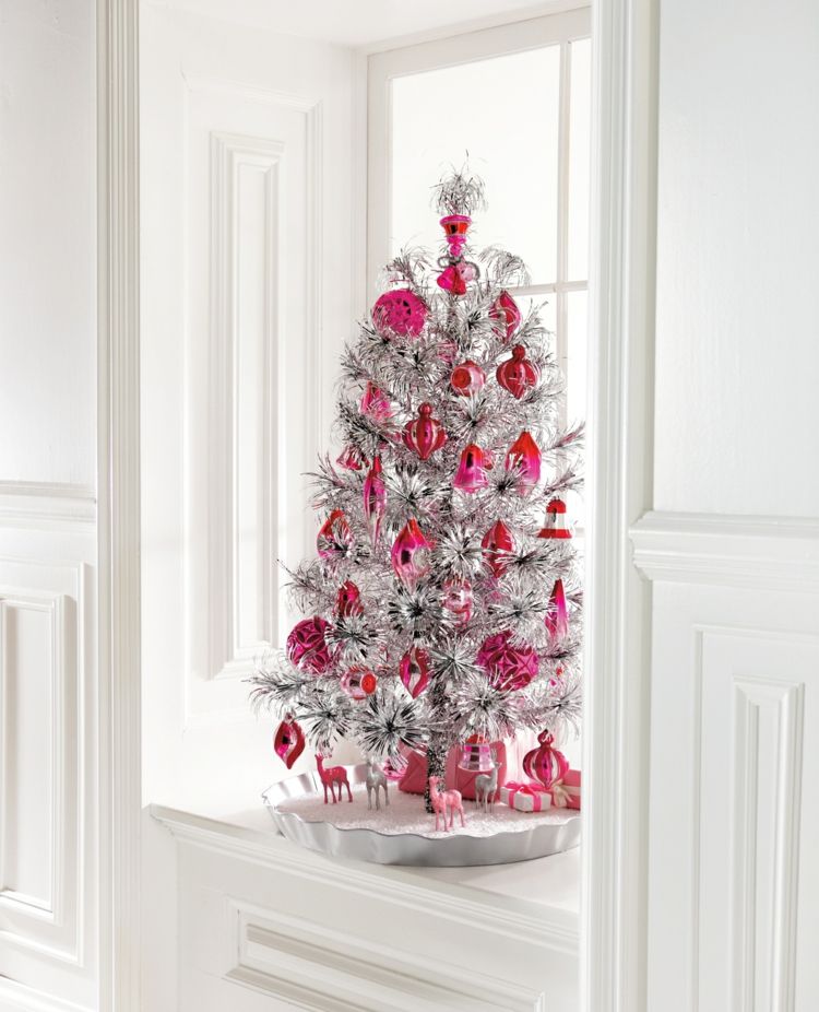 julepynt ideer grantræ sølv træ dekorationer elegant rød