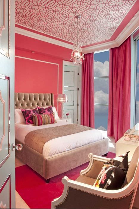 идеята да се използва розово в красив интериор на стаята
