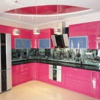 επιλογή για χρήση ροζ σε μια ασυνήθιστη εσωτερική εικόνα δωματίου