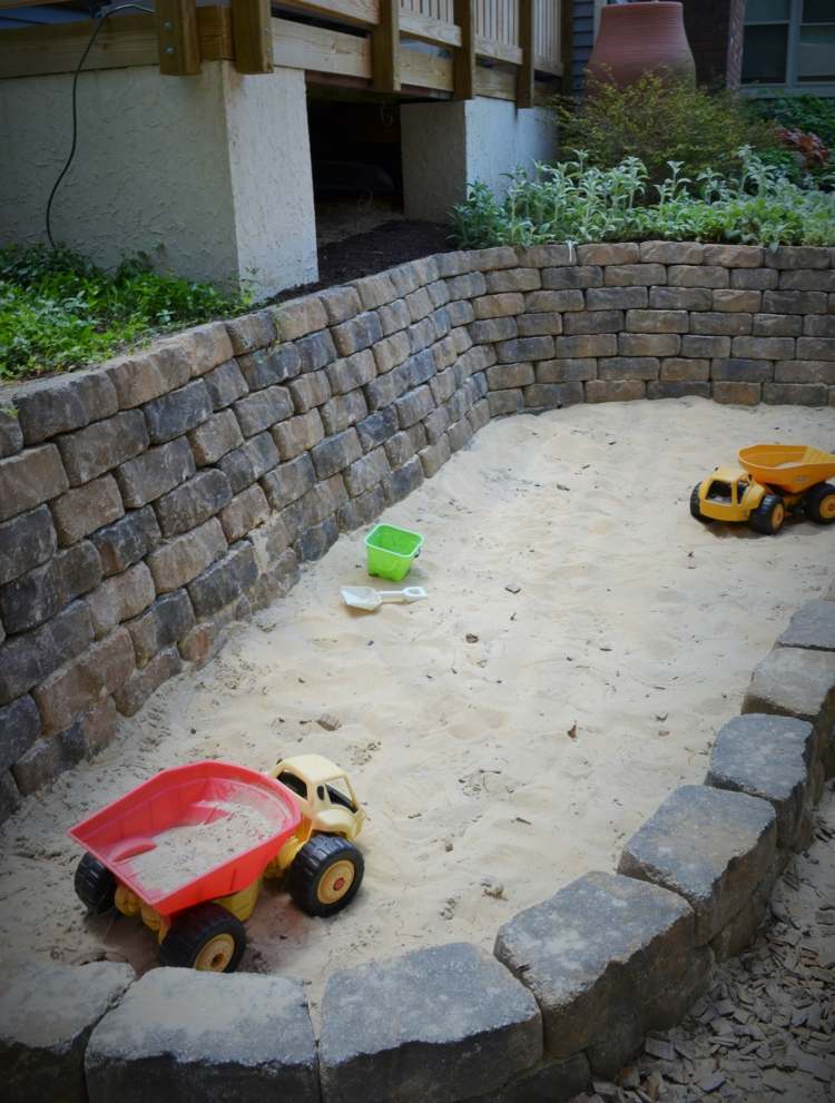 sandkasse bygge dig selv brosten-idé-diy-play-biler