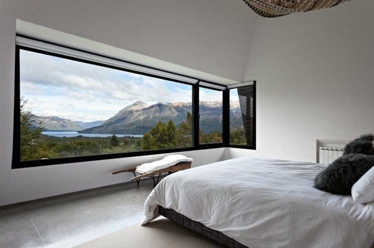 soveværelse outlook vinduesramme sort pude hvid væg