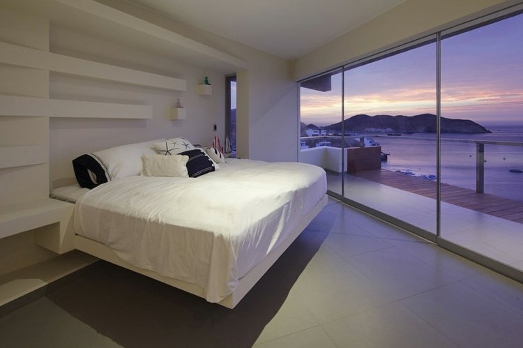 soveværelse outlook møbler hvidt moderne gråt gulv hav solnedgang