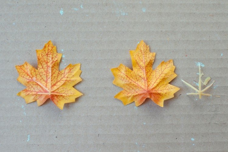 Vinduesdekoration i efterår-gør-det-selv-tinker-diy-efterårsblade-kunstig-adskiller-gullig-orange