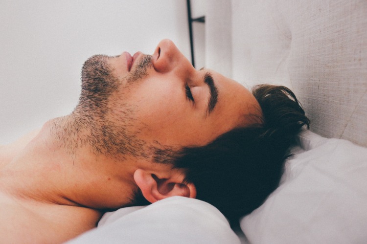 falde i søvn på 60 sekunder søvnteknikker progressiv muskelafslappende hals
