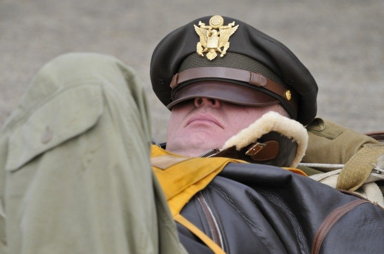 militær søvnmetode 120 sekunder for at falde i søvn pilot
