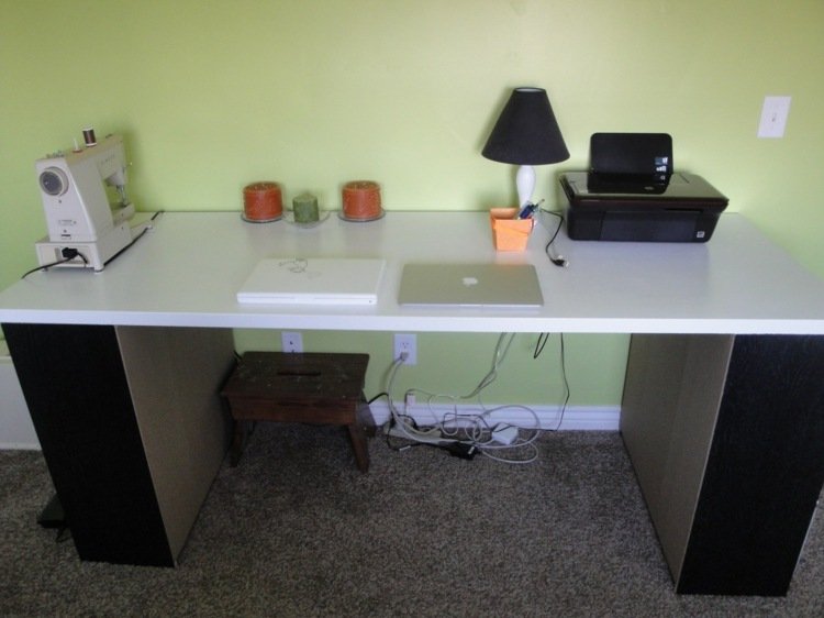 Ideer skrivebord med en højglans overflade