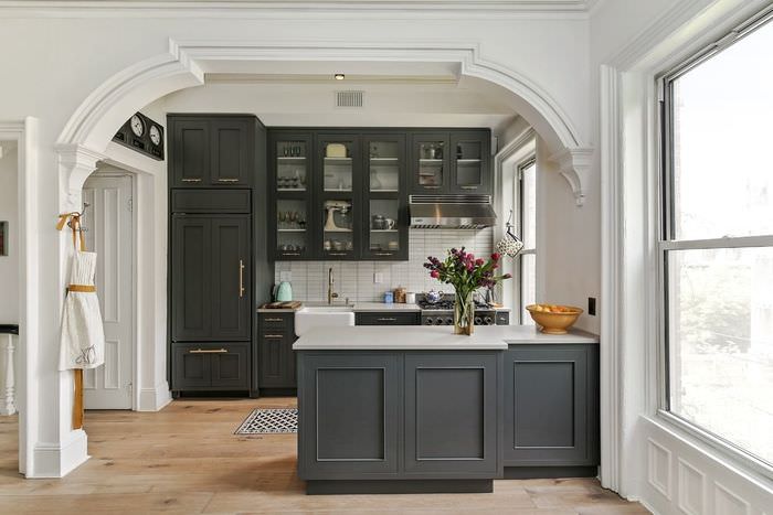 Interior clasic de bucătărie gri
