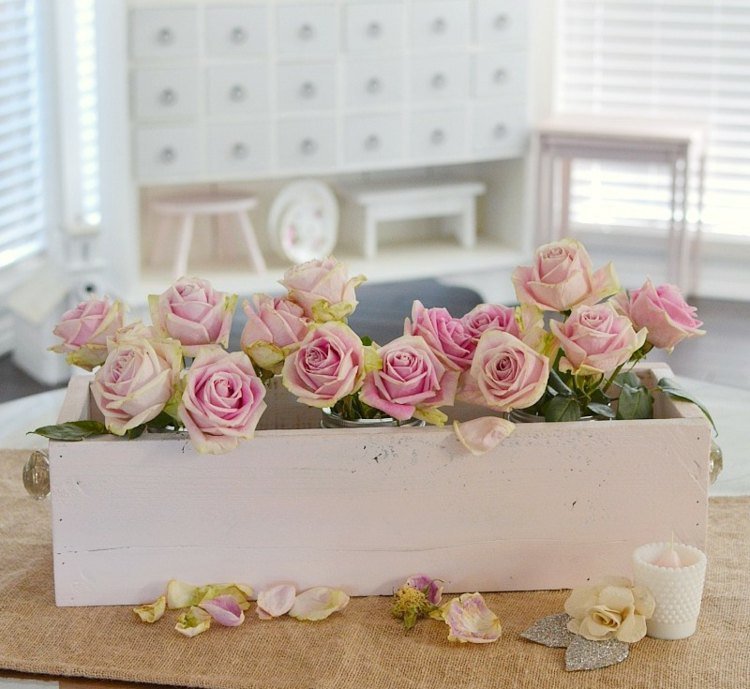 lurvet-chic-dekoration-træ-roser-trækasser-urtepotte-bord-dekoration-gør-det-selv-skuffe-pastel-farve-blød pink