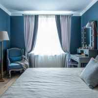 غرفة نوم زرقاء لفتاة صغيرة