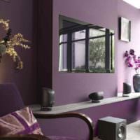 ein Beispiel für die Verwendung einer hellen lila Farbe in einem Fotodesign