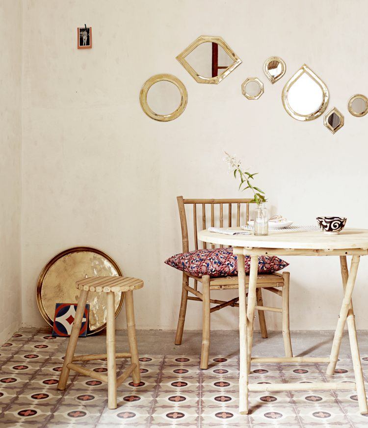 terrasse-skandinavisk-møblering-bambus-rotting-møbler-klap-bord-stol-skammel