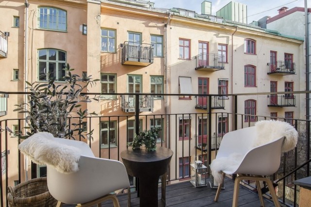 lejlighed-stockholm-lille-altan-stole-sidebord