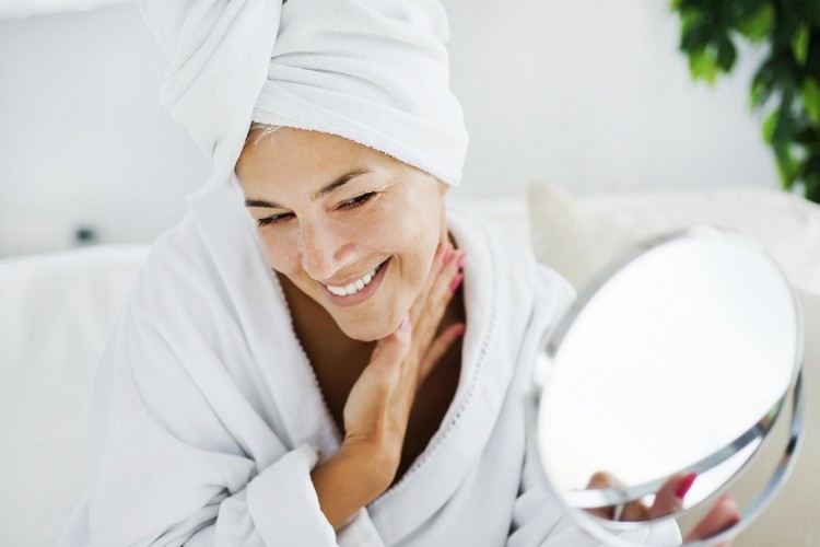 Ansigtspleje Vinterhjælpemidler Hvad er Slugging Skin Care