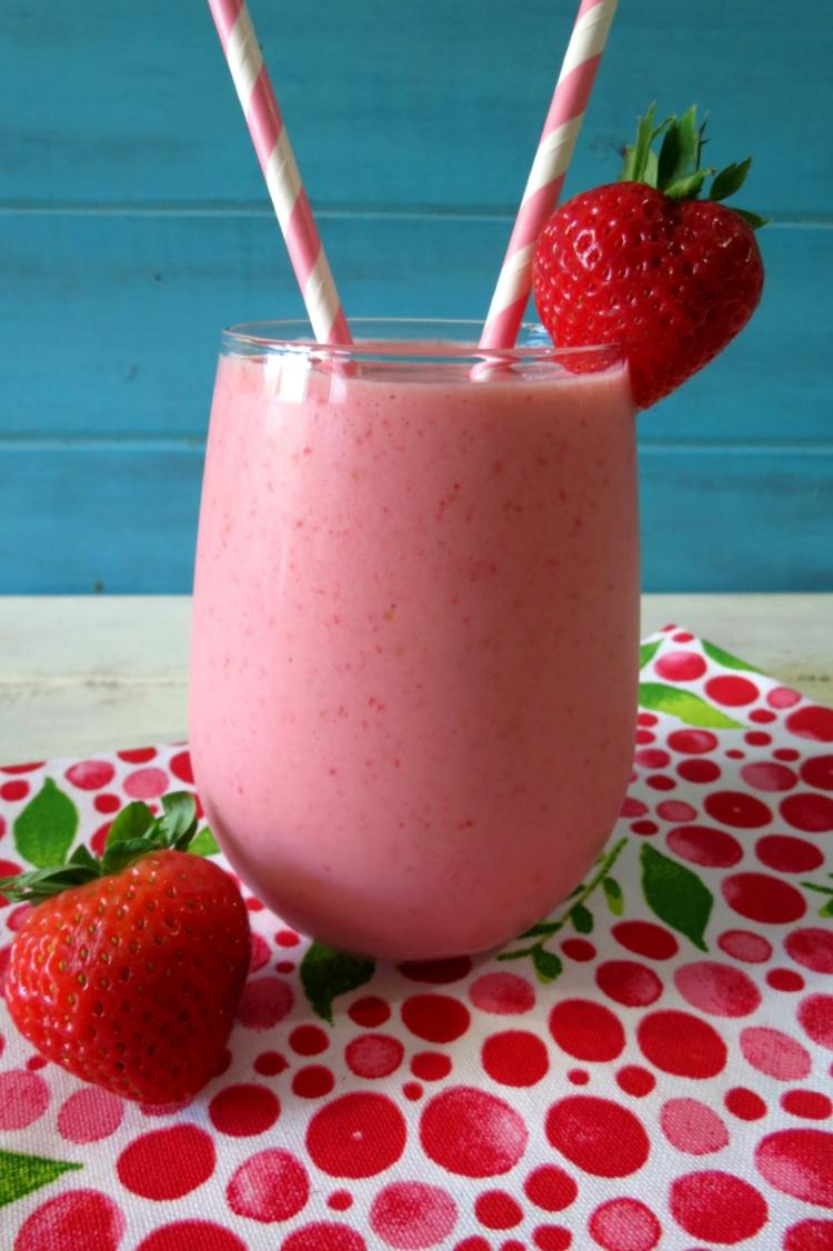 idé smoothie opskrifter drikke shake yoghurt jordbær