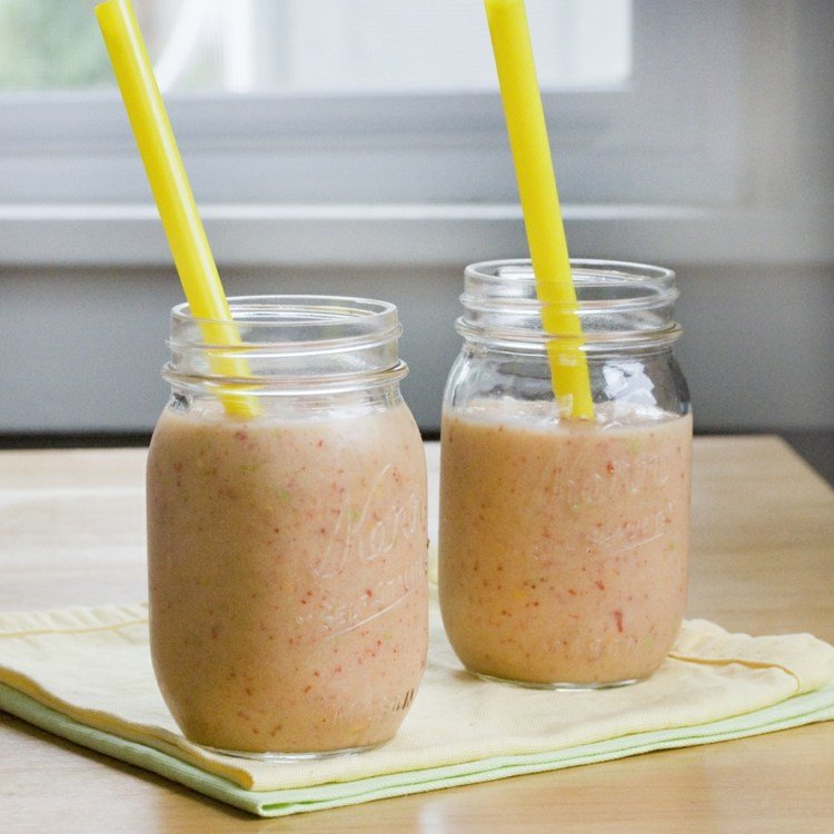 æble smoothie opskrifter proteiner halm håndklæde mason jar