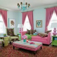 világos rózsaszín kombinációja a nappali dekorációjában más színekkel