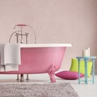 világos rózsaszín kombinációja otthoni dizájnban más színekkel