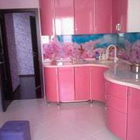 világos rózsaszín kombinációja a konyha kialakításában más színekkel