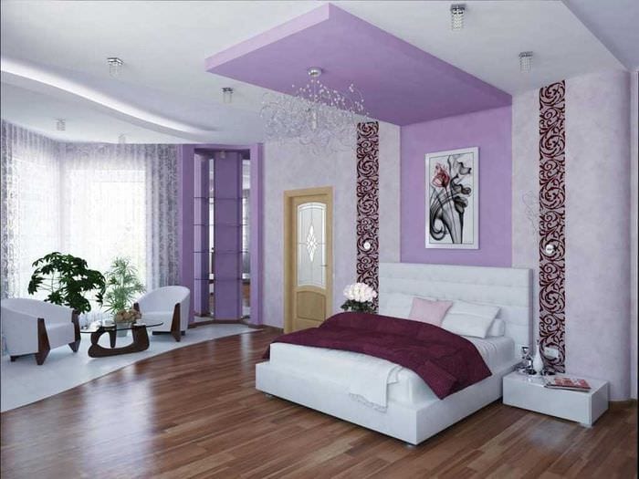 kombinace lila barvy v designu domu