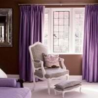 kombinace fialové barvy v interiéru fotografie domu