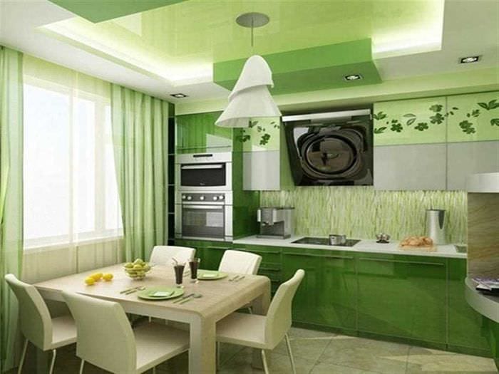 ένα παράδειγμα χρήσης του πράσινου σε ένα φωτεινό εσωτερικό δωματίου