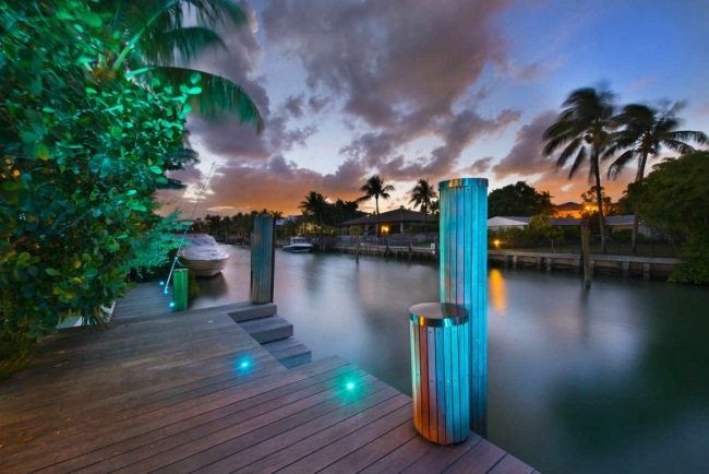 Moderne Oceanfront Villa Miami Night Illumination
