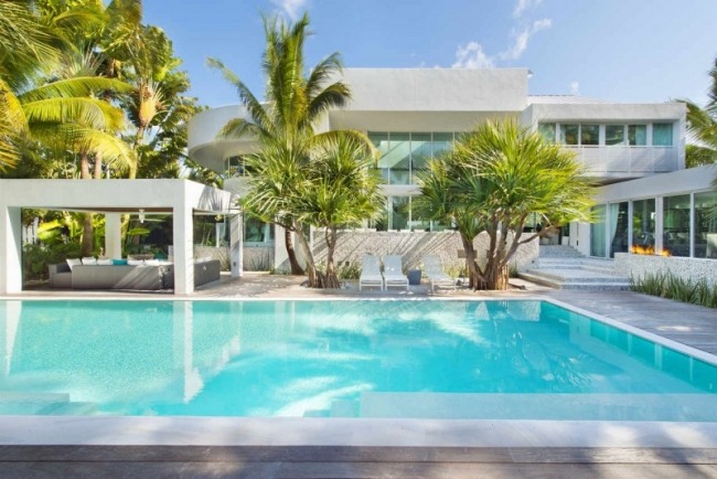 Glas Front Pool House Oceanfront Miami