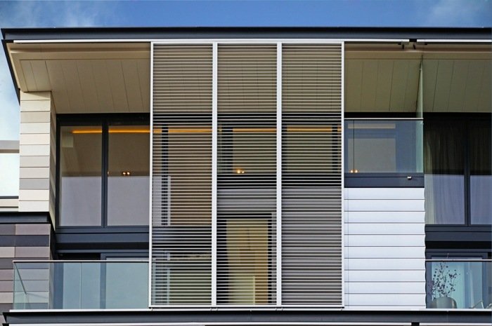 moderne solafskærmningsvindue balkon, der glider vandret skygge