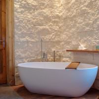 Διακόσμηση τοίχου μπάνιου με φυσική πέτρα