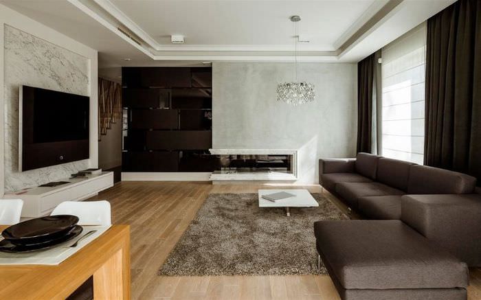 Sovrum i stil med minimalism i lägenheten för en ensam man