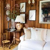 غرفة المعيشة الأصلية الداخلية مع قطع الخشب الصورة