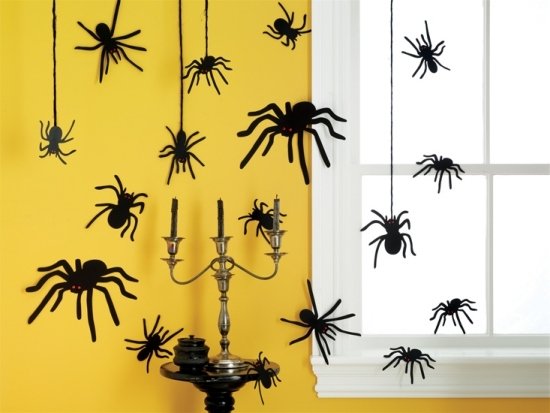 uhyggelig deco sorte edderkopper honningkage sort papir gul væg