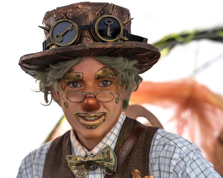 Steampunk make-up mænd maler uret på ansigtet